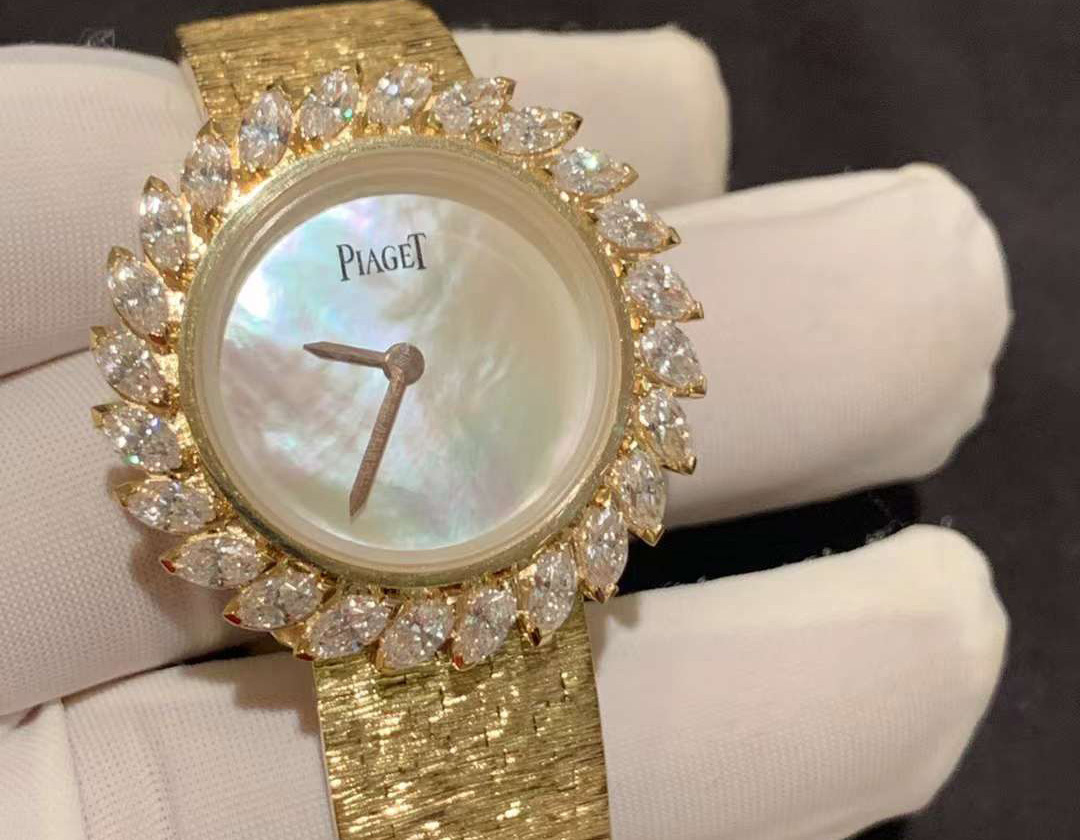 Piaget Ladies Vintage Diamond Watch – Mother of Pearl