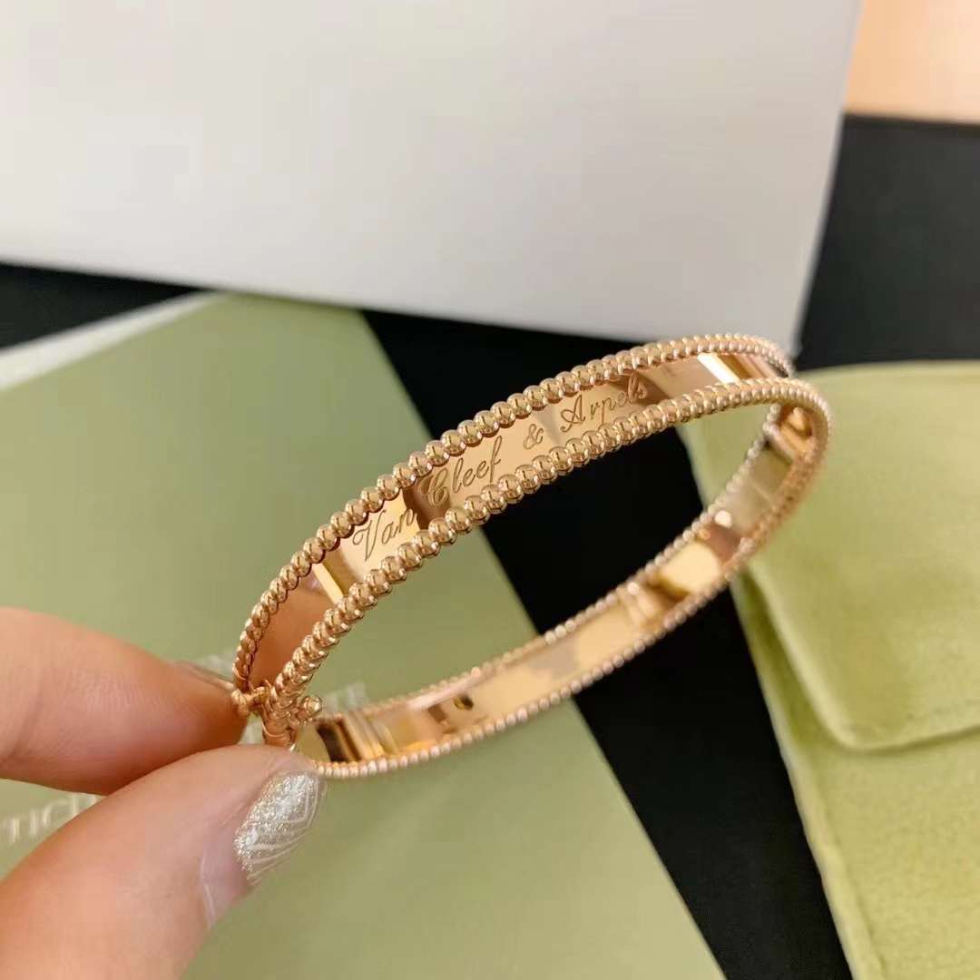 Perlée Signature Bracelet in 18k Rose Gold